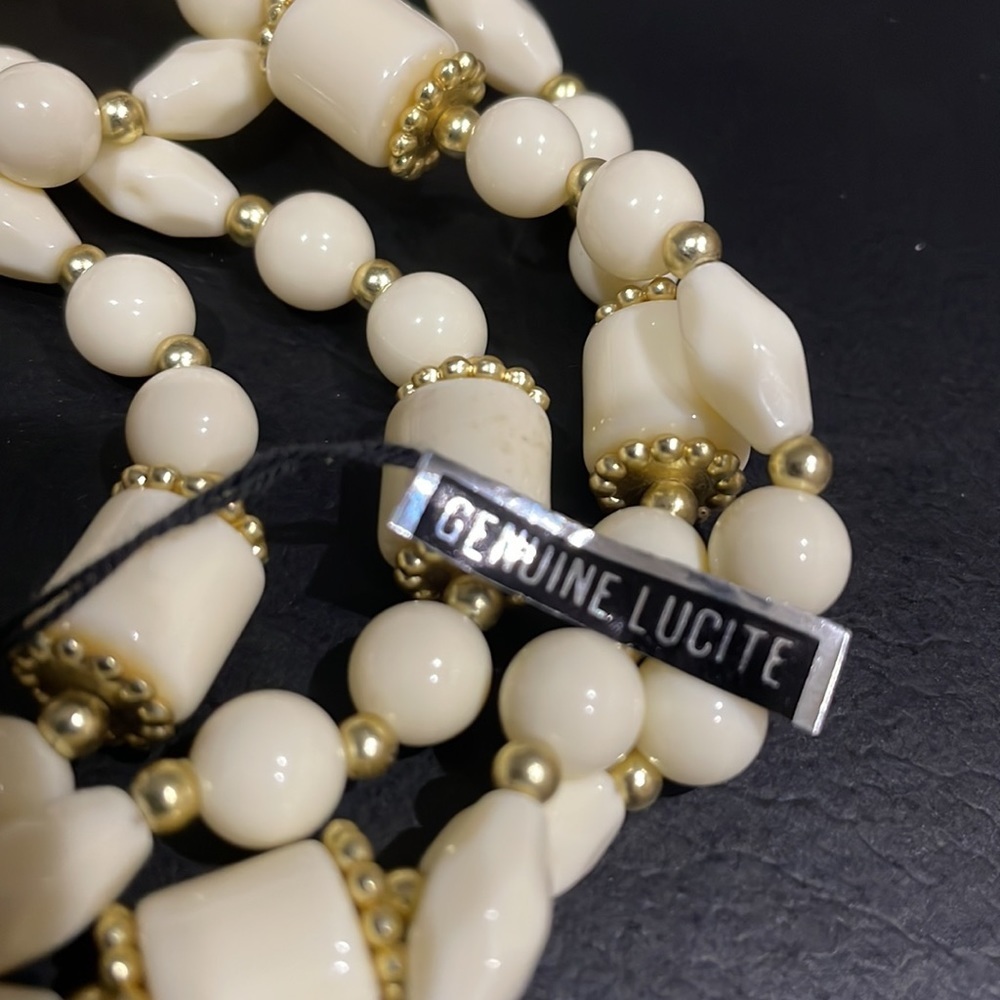 54 inches vintage long white lucite necklace - Picture 2 of 3